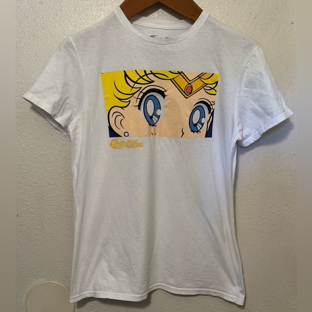 Sailor Moon White Graphic Women’s Shirt Top Size Medium